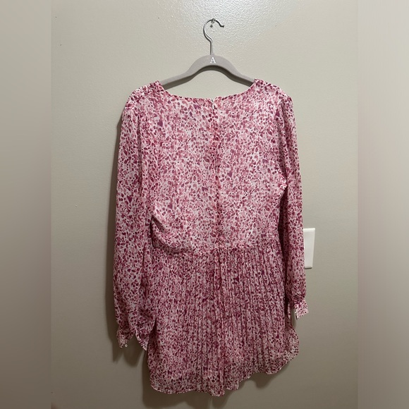 Express pleated romper - Picture 2 of 2